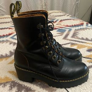Doc Martens Leona size 9